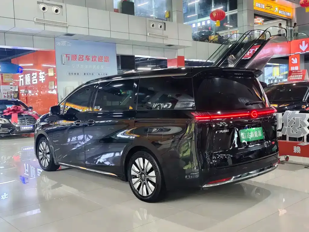 GAC Motor 传祺E8 PHEV — фото 10