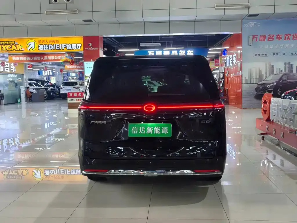 GAC Motor 传祺E8 PHEV — фото 7
