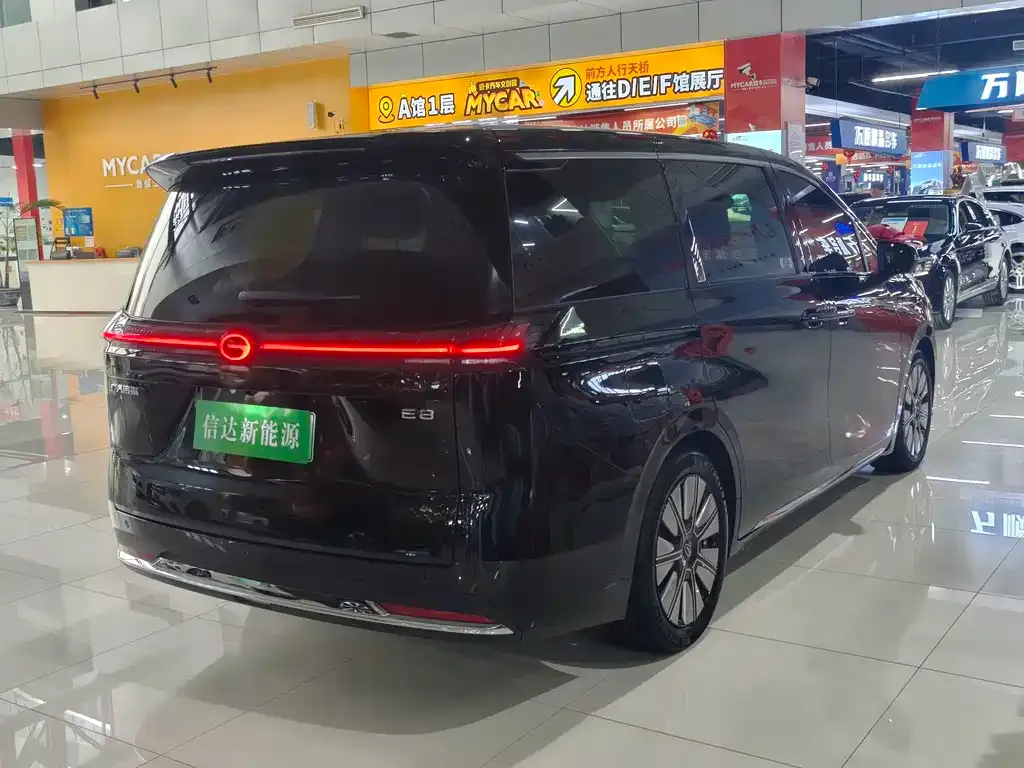 GAC Motor 传祺E8 PHEV — фото 8