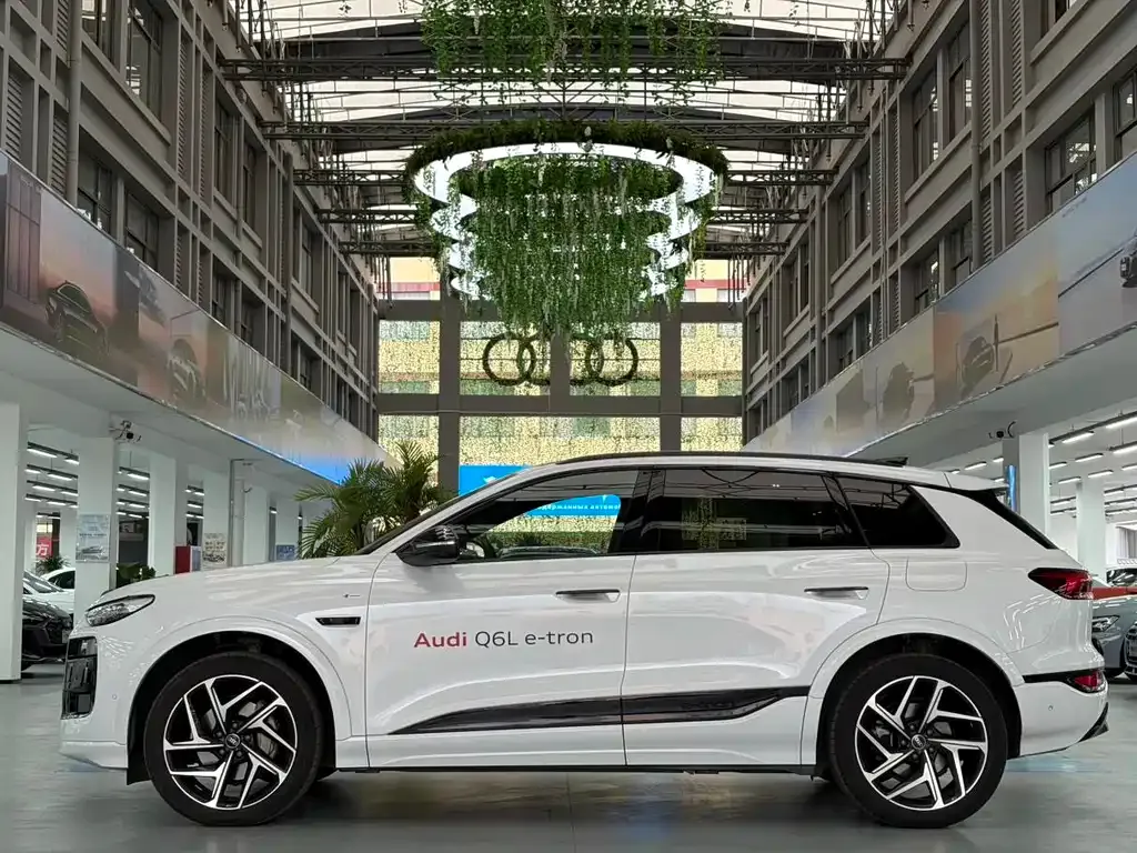 Audi Q6L e-tron — фото 7