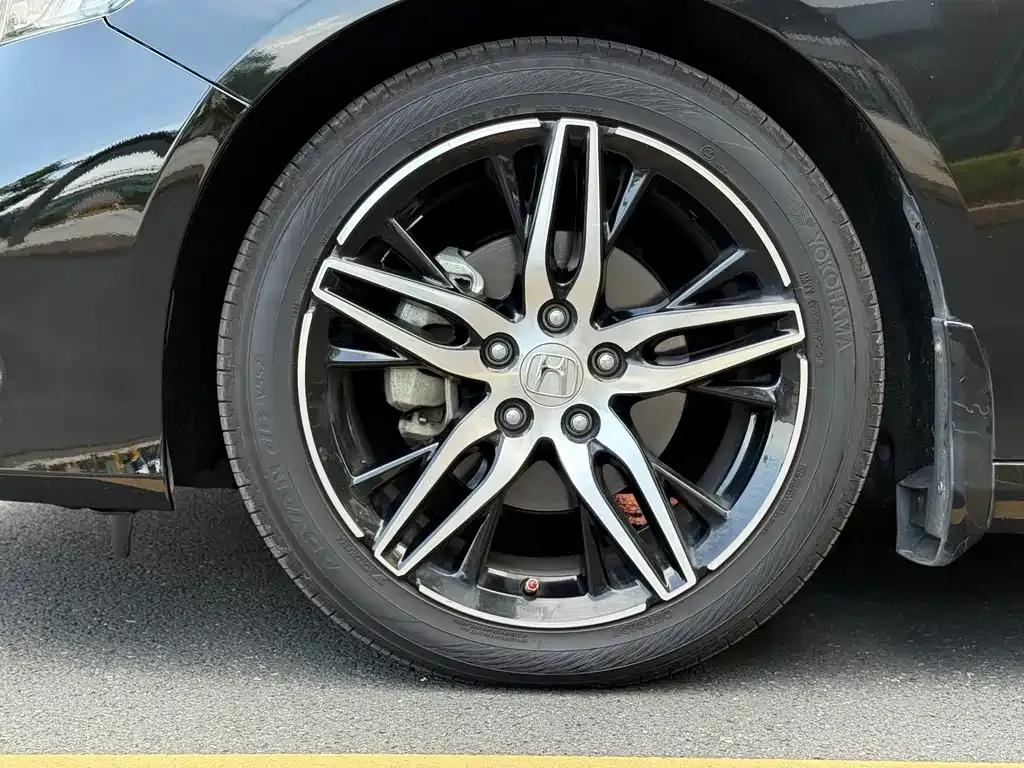Honda Accord — фото 7