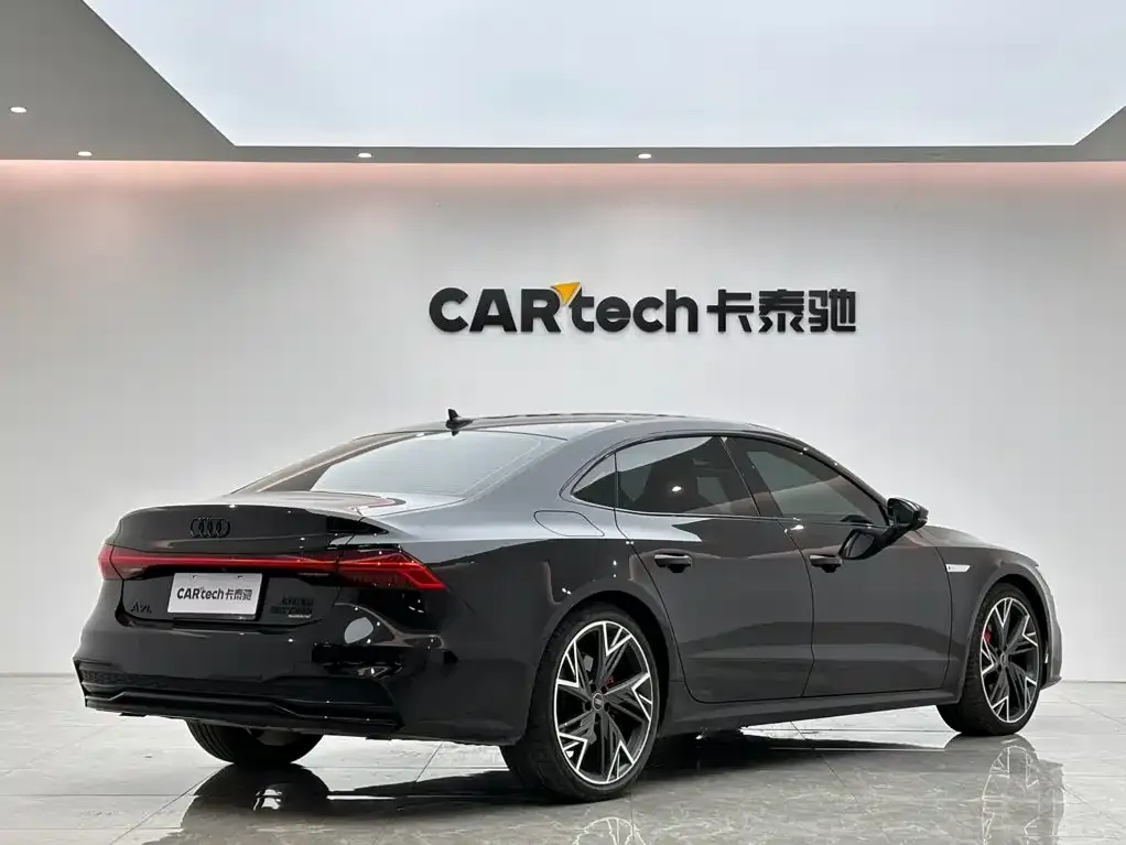 Audi A7L — фото 2