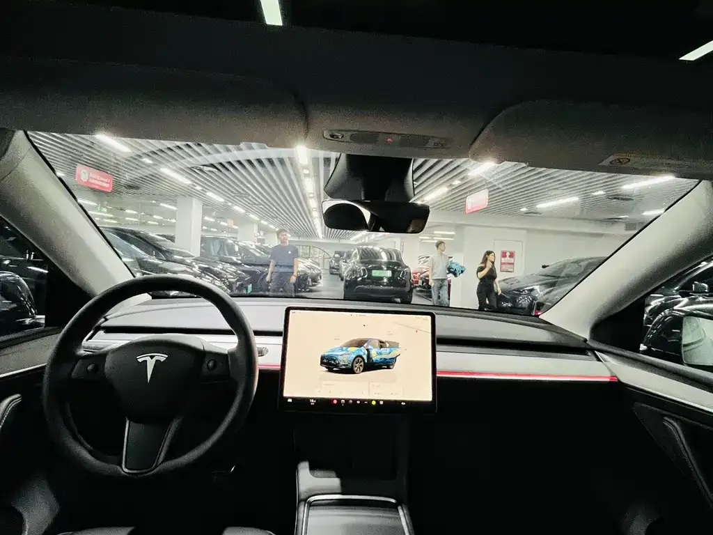 Tesla Model Y — фото 4