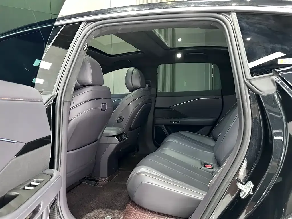 Toyota Platinum 7 — фото 3