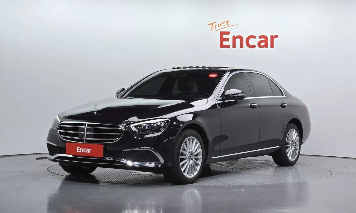Mercedes-Benz E-Class — фото 1