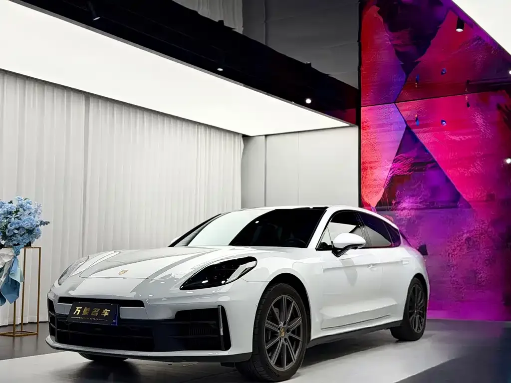 Porsche Panamera — фото 1