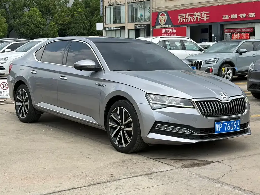 Skoda Superb — фото 3