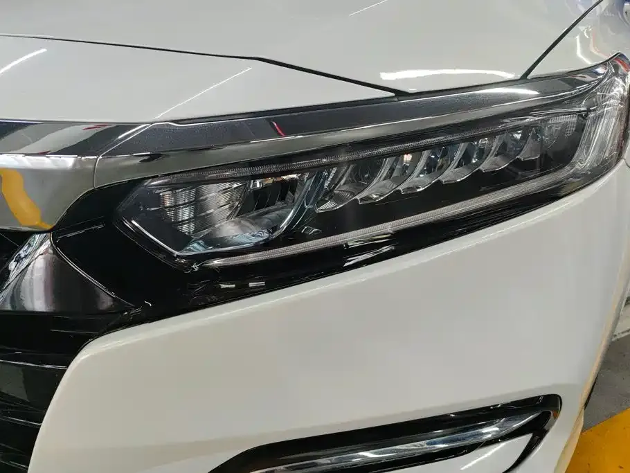 Honda Accord — фото 10