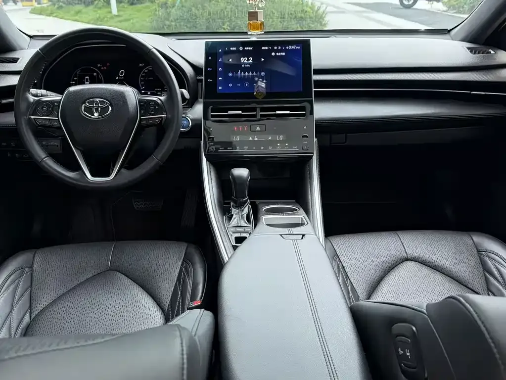 Toyota Avalon — фото 10