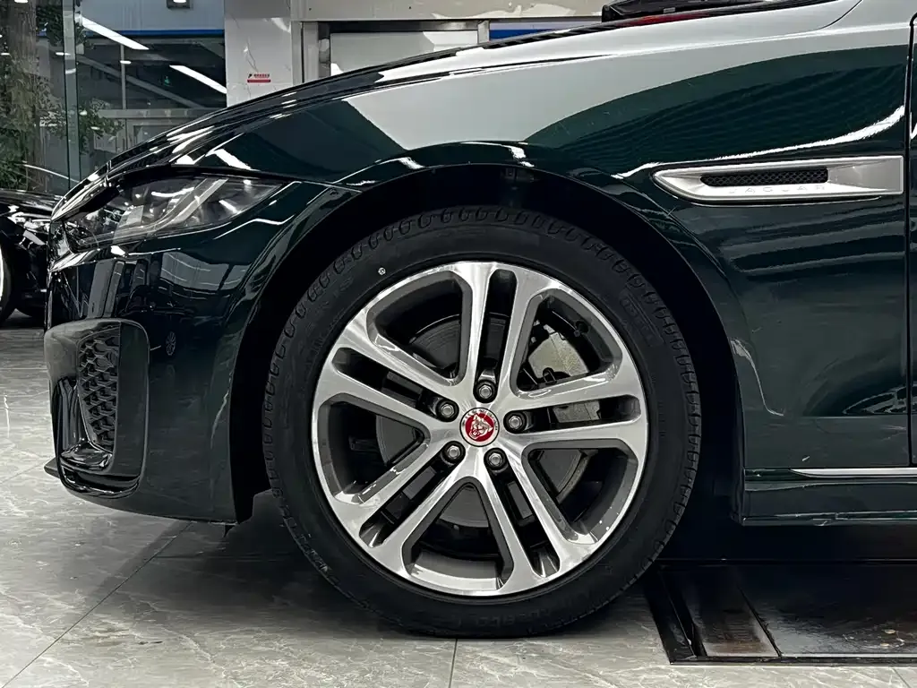 Jaguar XEL — фото 10
