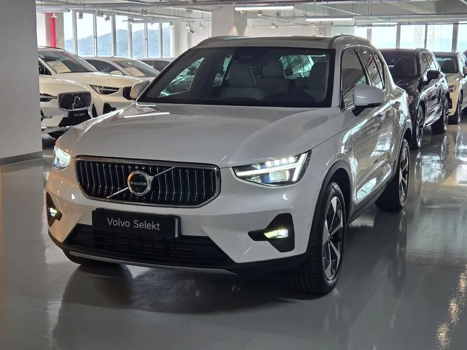 Volvo XC40 — фото 1