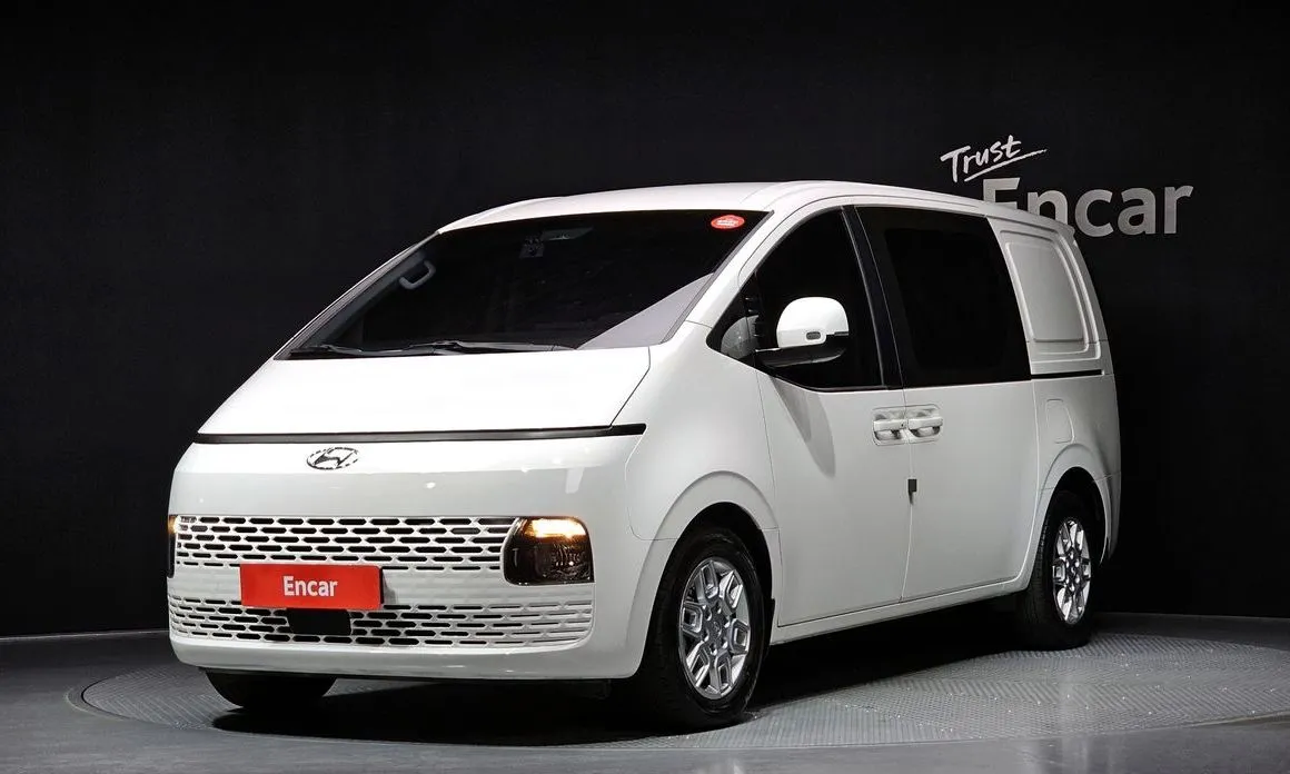 Hyundai Staria — фото 1