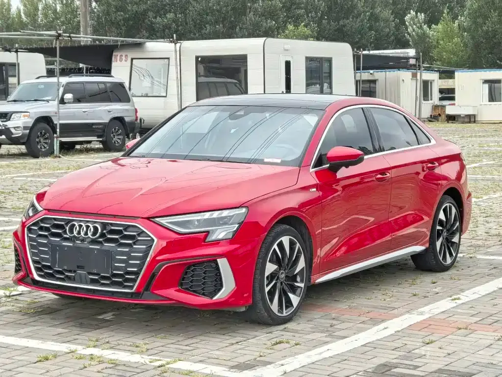 Audi A3 — фото 1