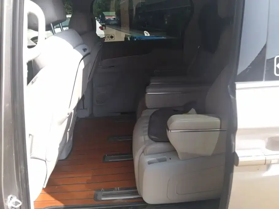 Roewe iMAX8 — фото 3