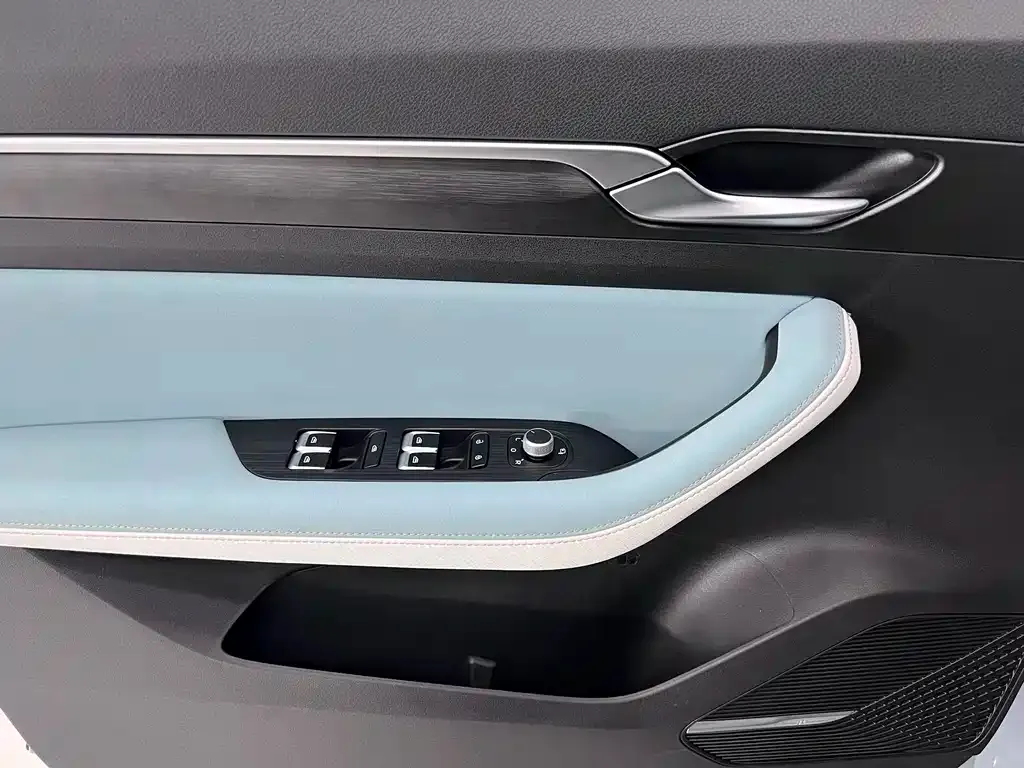 Geely Emgrand S — фото 5