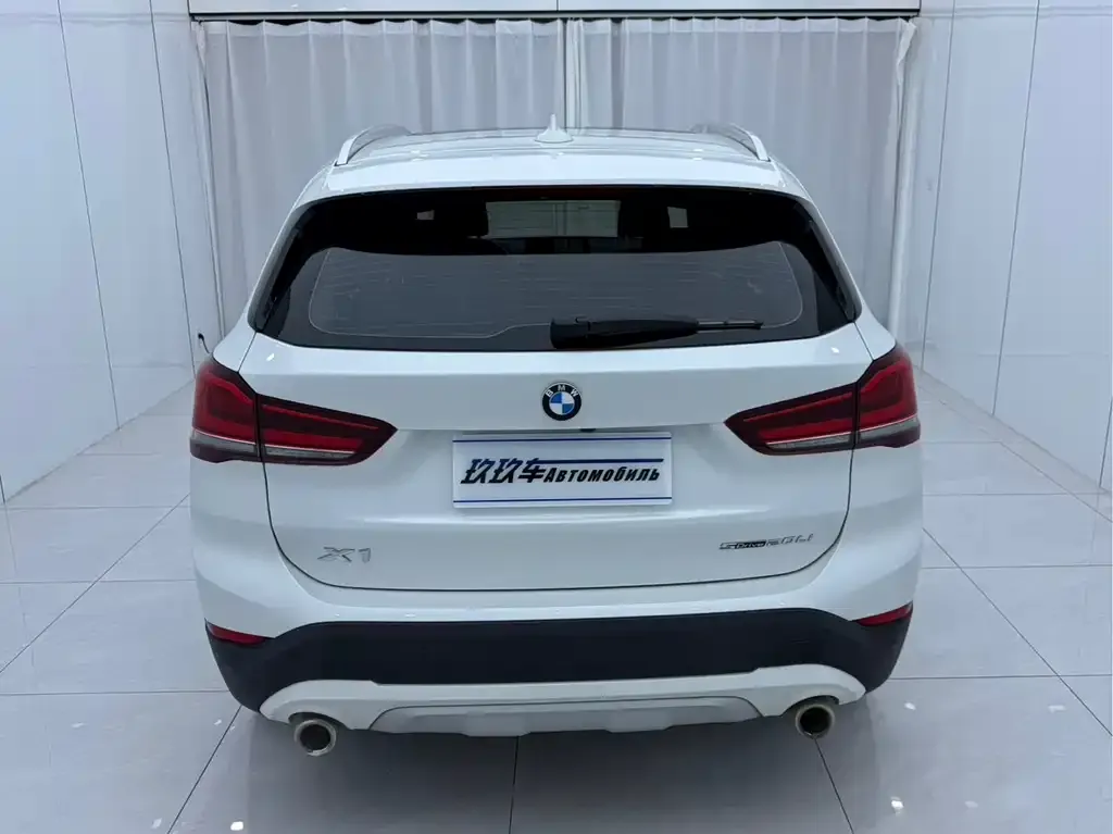 BMW X1 — фото 10
