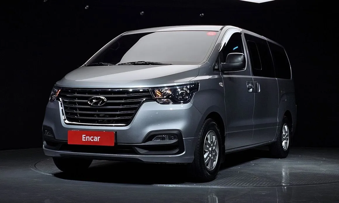 Hyundai Starex — фото 1