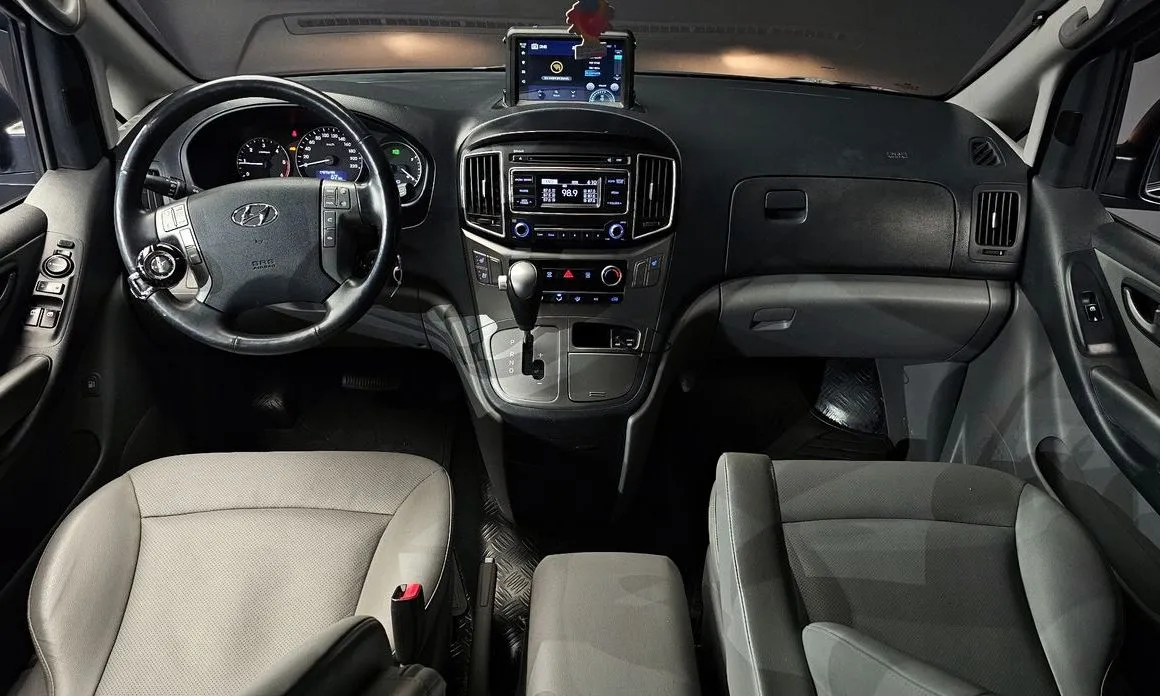 Hyundai Starex — фото 10