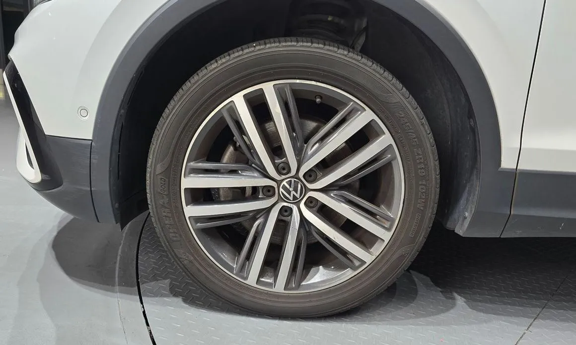 Volkswagen Tiguan — фото 10