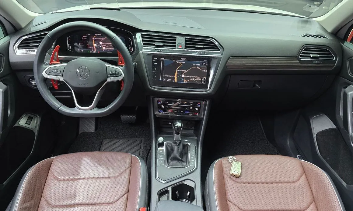 Volkswagen Tiguan — фото 8