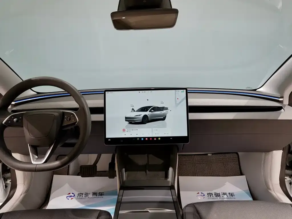 Tesla Model 3 — фото 5