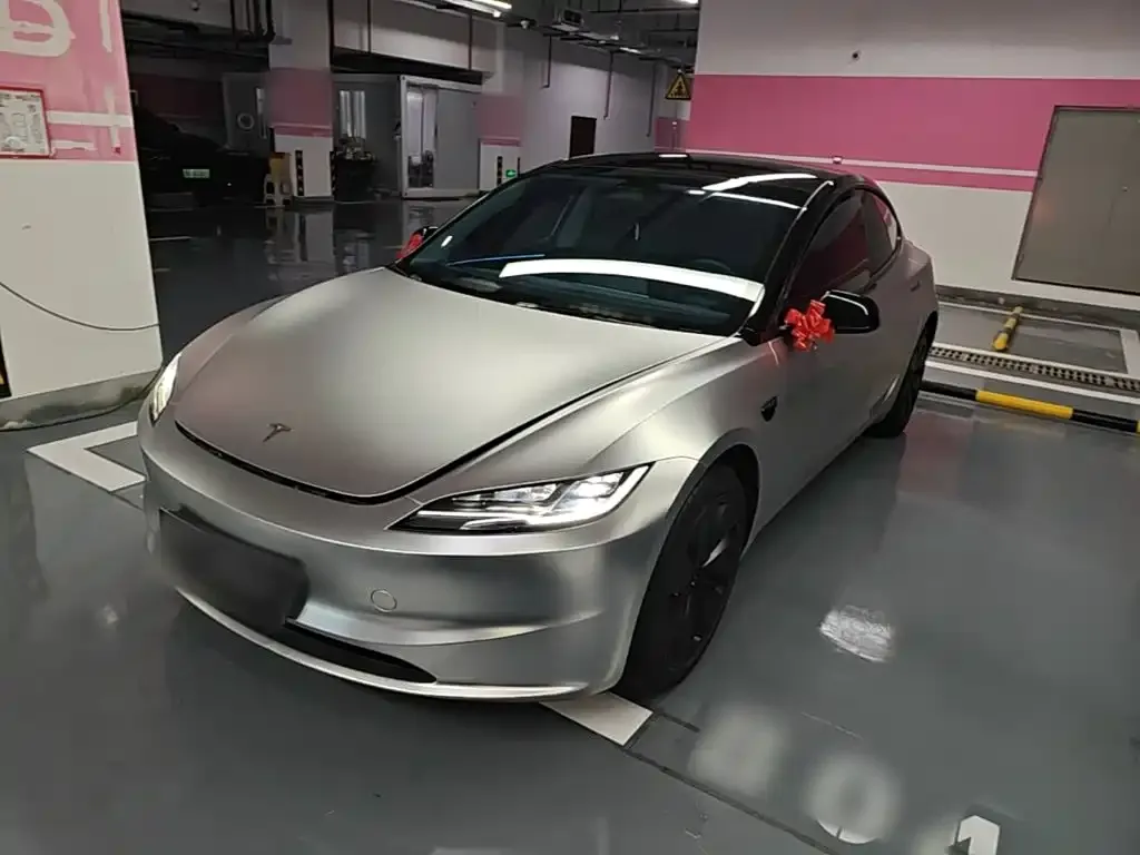 Tesla Model 3 — фото 1