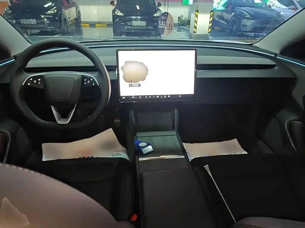 Tesla Model 3 — фото 10