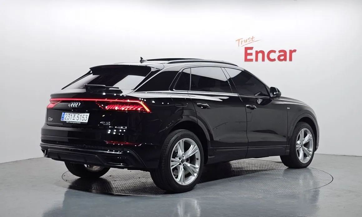 Audi Q8 — фото 4