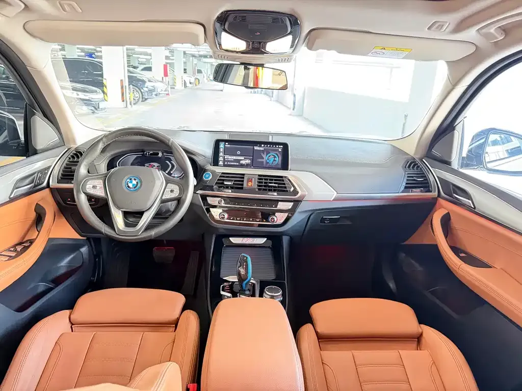 BMW iX3 — фото 2