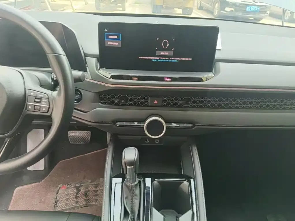 Honda Accord — фото 10