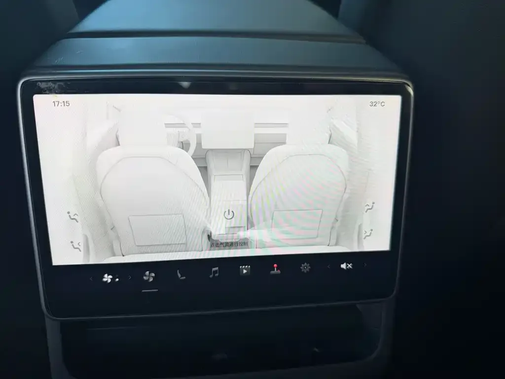 Tesla Model 3 — фото 2