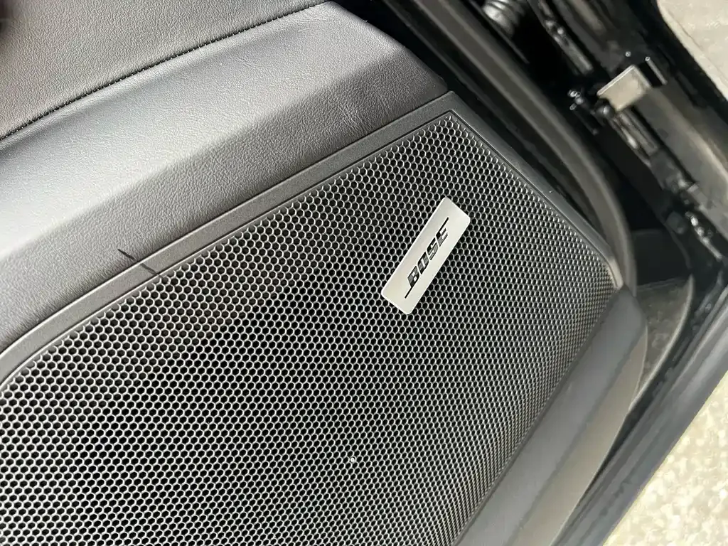 Porsche Cayenne — фото 10