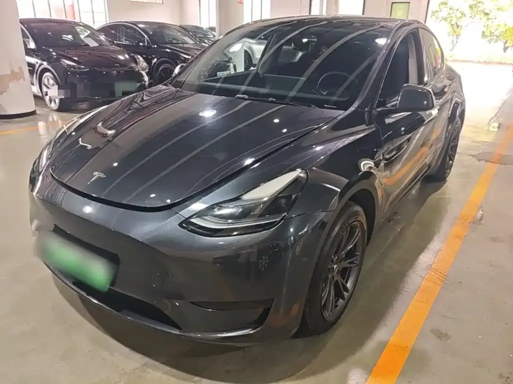 Tesla Model Y — фото 9