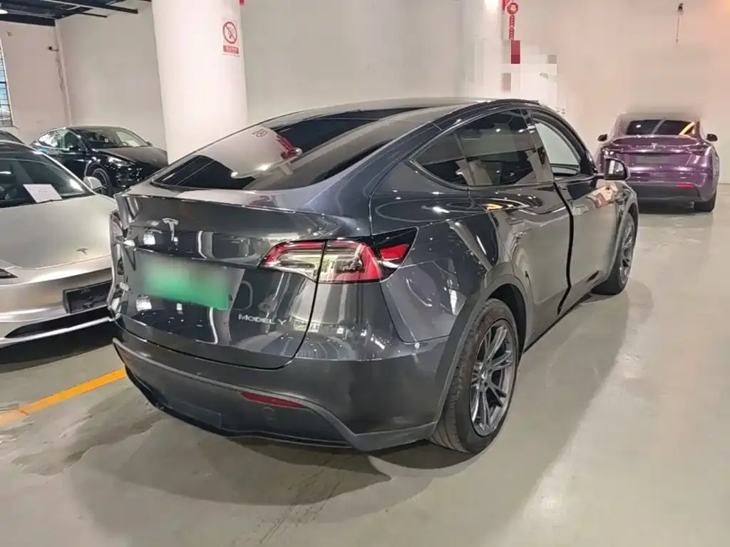 Tesla Model Y — фото 4