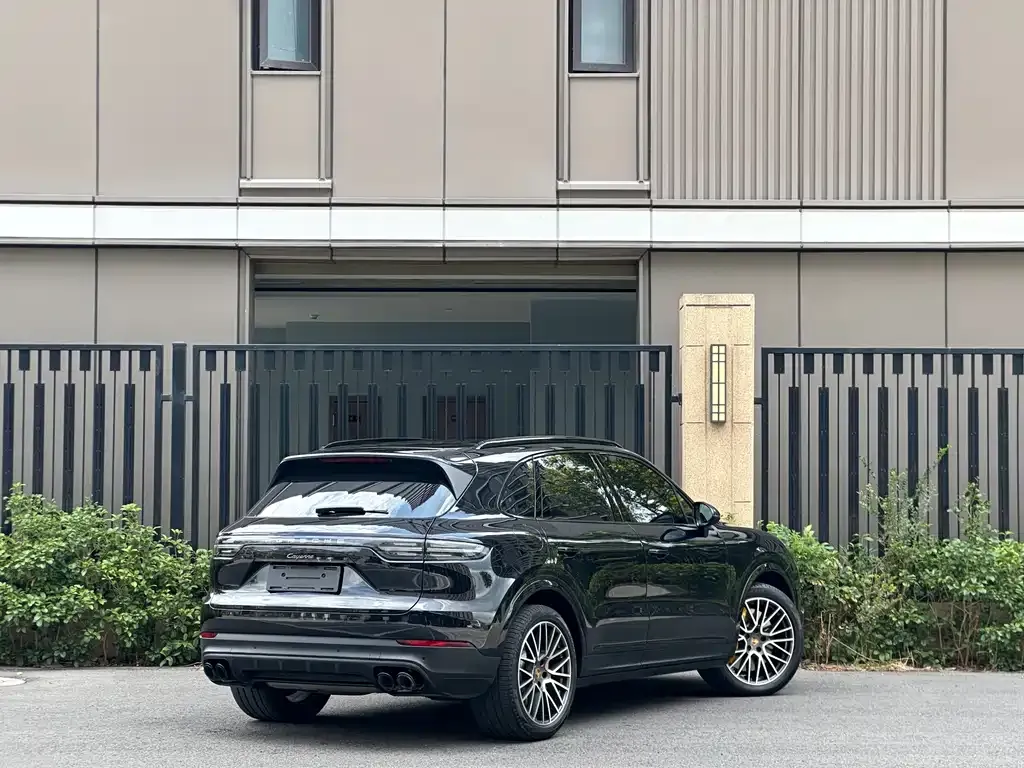 Porsche Cayenne Hybrid — фото 8