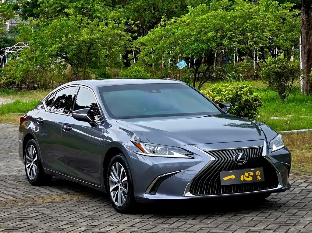 Lexus ES — фото 6
