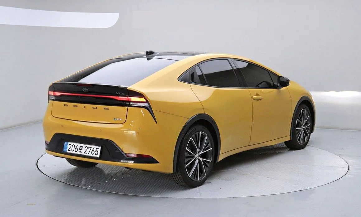 Toyota Prius — фото 5