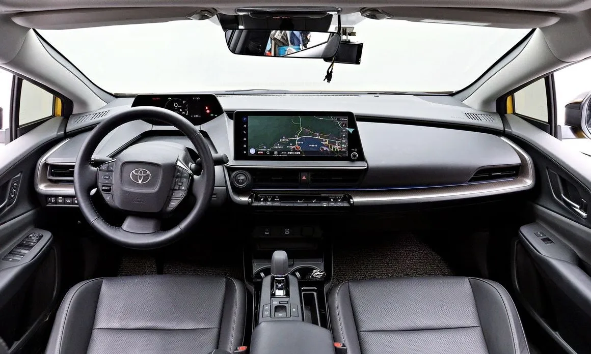Toyota Prius — фото 9