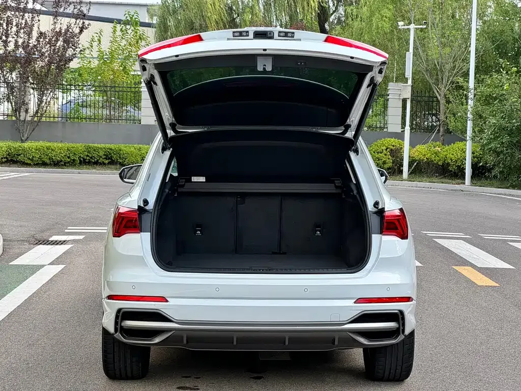 Audi Q3 — фото 10