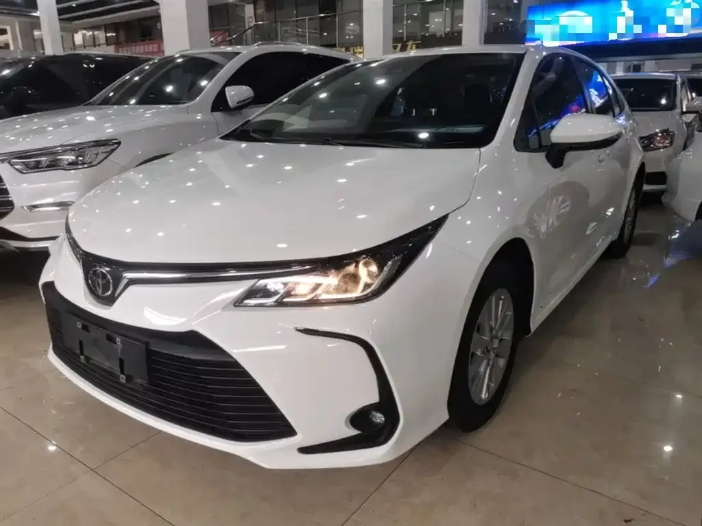 Toyota Corolla — фото 8