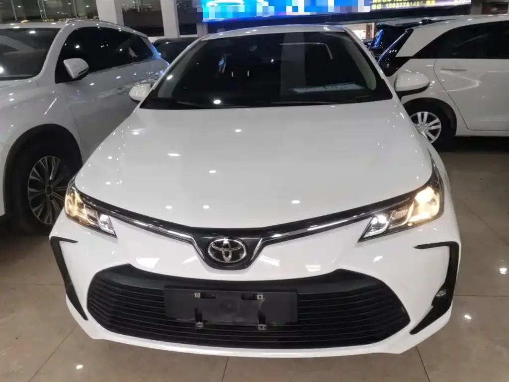 Toyota Corolla — фото 5
