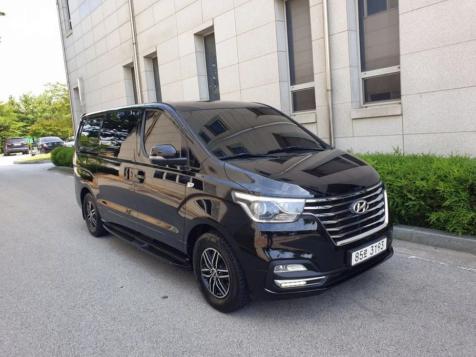 Hyundai Starex — фото 1