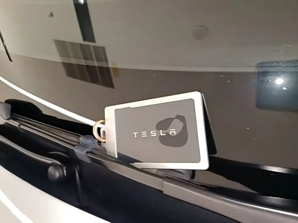 Tesla Model 3 — фото 6