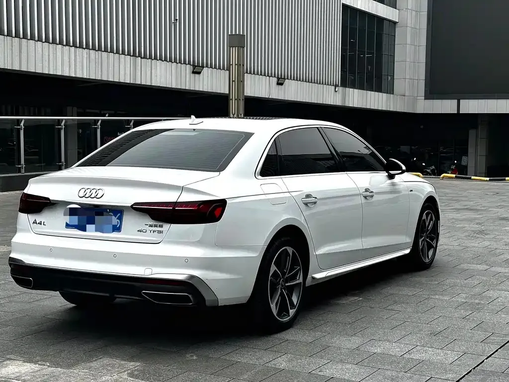 Audi A4L — фото 7