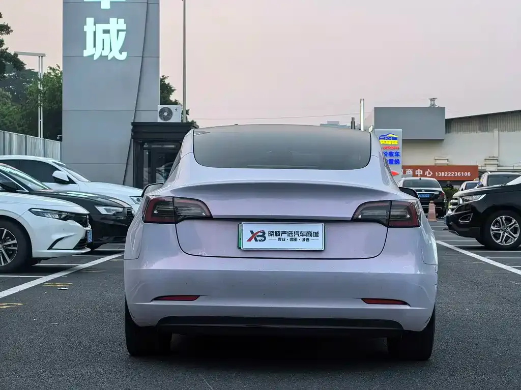 Tesla Model 3 — фото 7