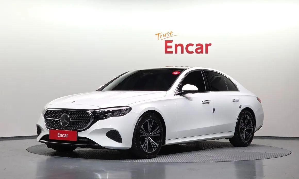 Mercedes-Benz E-Class — фото 1