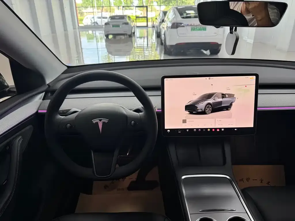 Tesla Model Y — фото 7