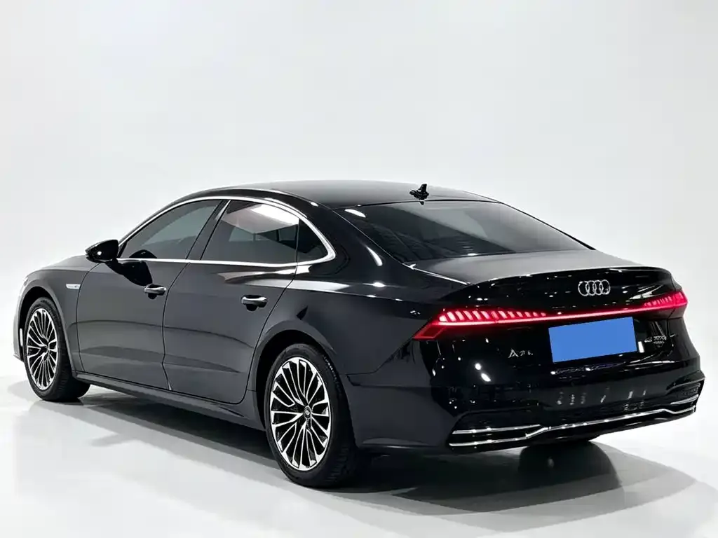 Audi A7L — фото 5