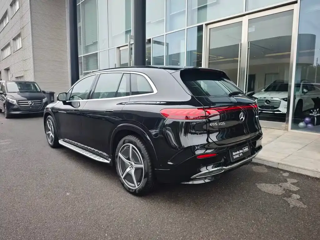 Mercedes-Benz EQS SUV — фото 8