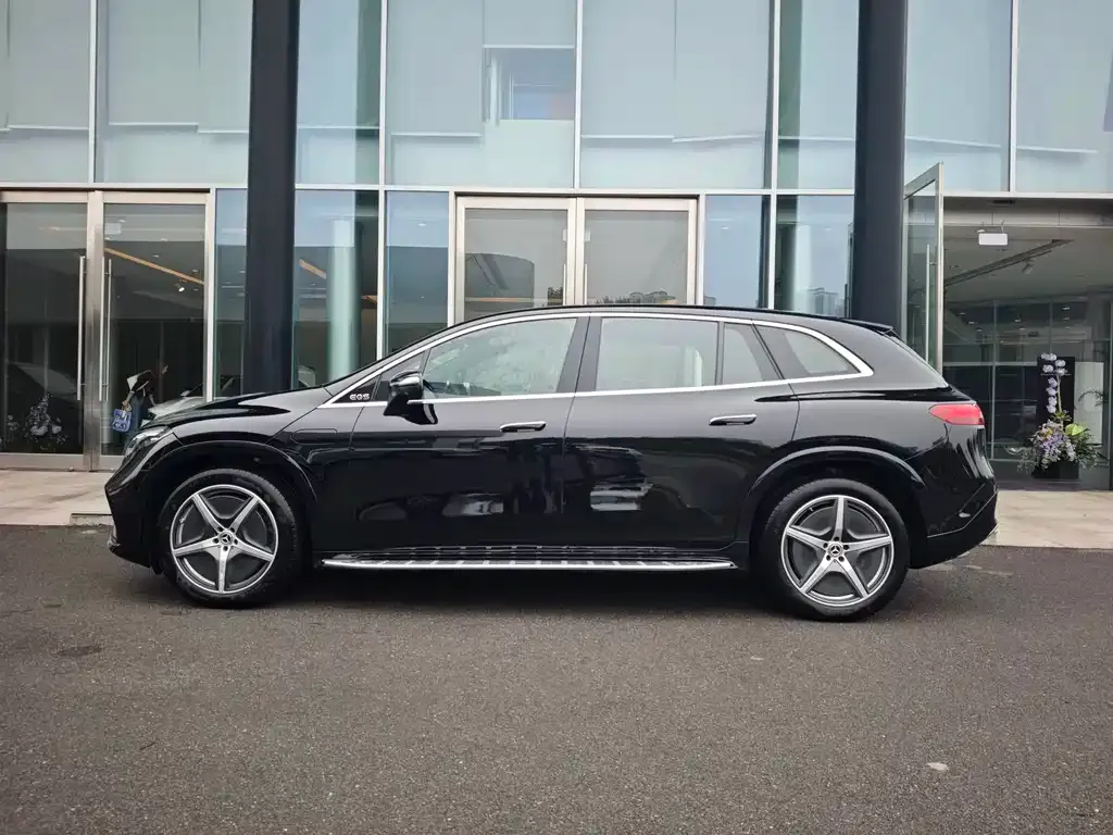 Mercedes-Benz EQS SUV — фото 7
